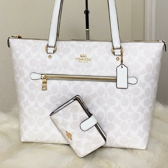 Coach Handbags - ⚜COACH Gallery Tote In Signature Canvas
& WALLET